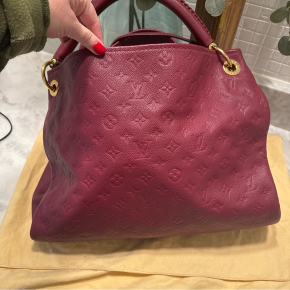 Louis Vuitton Artsy 2016 model - Picture 9 of 15